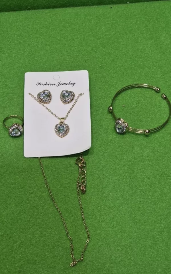 Bisutería Completa Jewelry: Collar, Pendientes, Pulsera y Anillo - Imagen 2