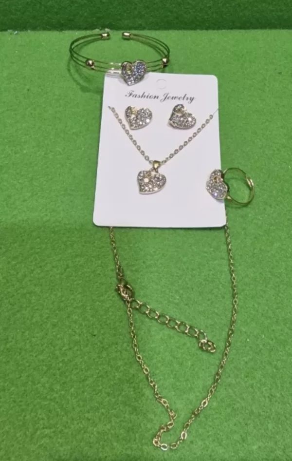 Bisutería Jewelry: Collar, Pendientes, Pulsera y Anillo