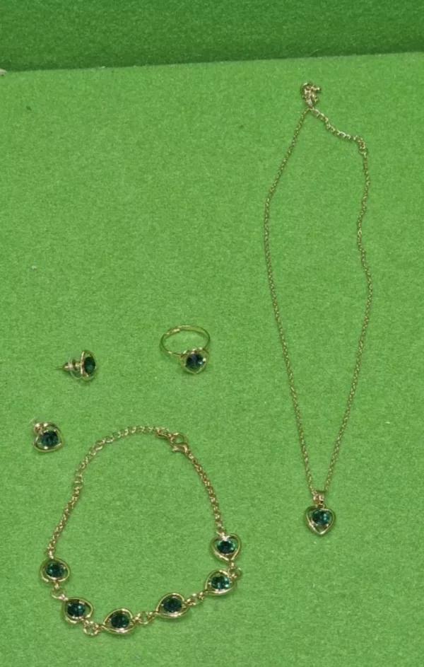 Conjunto de Bisutería Jewelry compuesto por: Collar, Pendientes, Pulsera y Anillo - Imagen 2