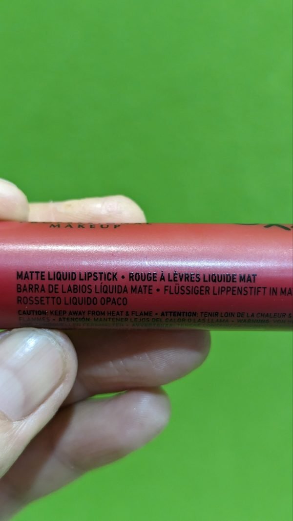 NYX Professional Makeup Matte Liquid Lipstick Lip Lingerie XXL labial tono: Untamable (28) - Imagen 4