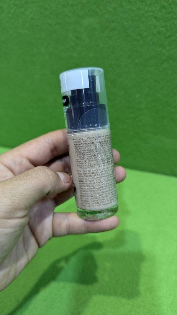 Maquillaje Revlon Colorstay para pieles mixtas y grasas 200 Nude 1 fl oz (30 ml) - Imagen 3