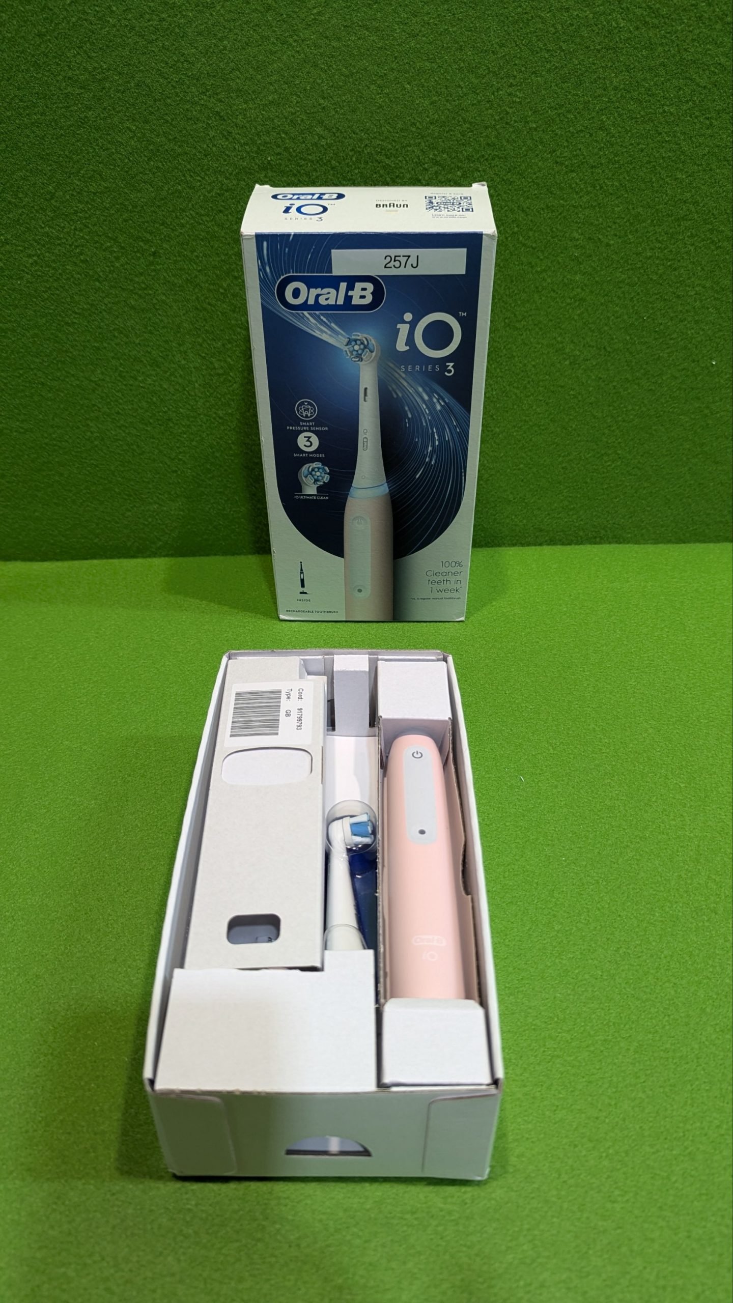 Oral-B Cepillo de dientes eléctrico iO3 para adultos - Imagen 3