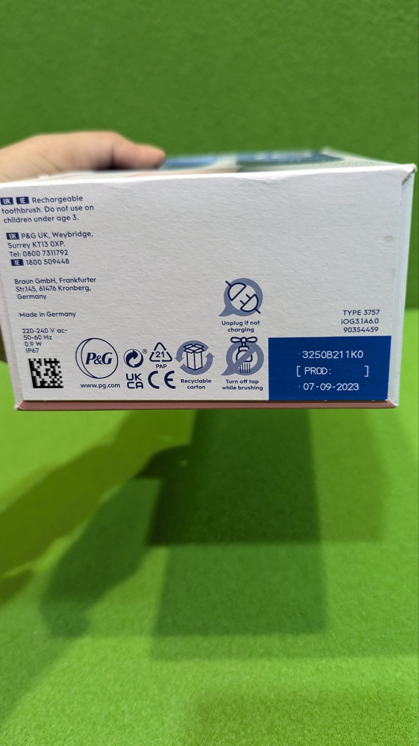 Oral-B Cepillo de dientes eléctrico iO3 para adultos - Imagen 7
