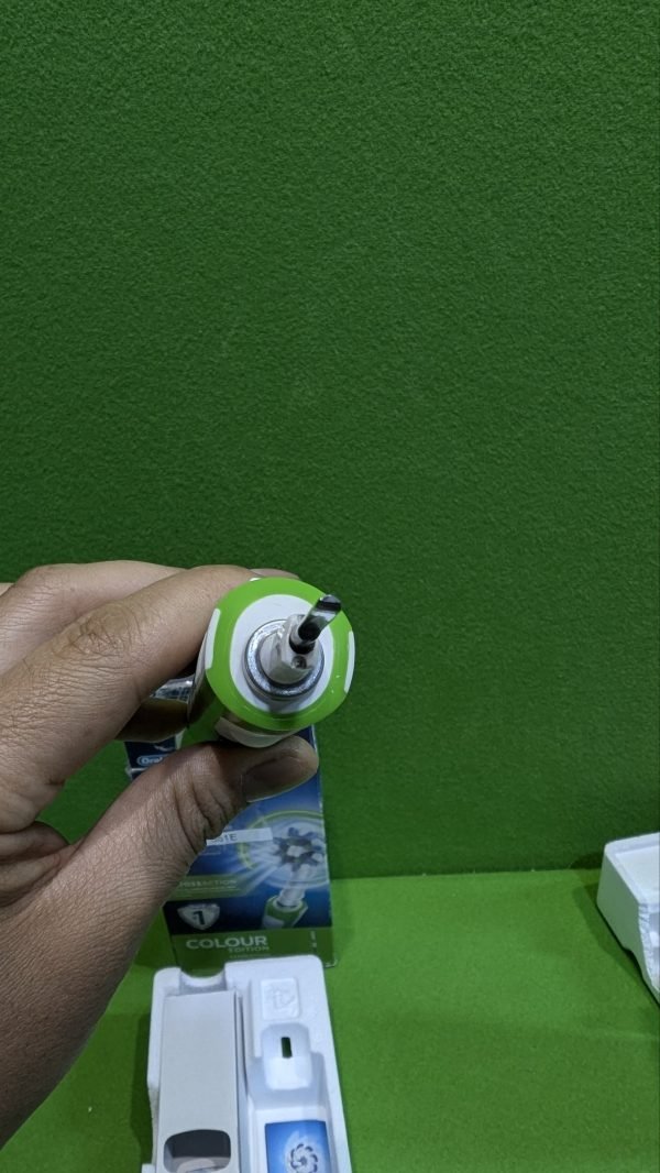 Oral-B, Cepillo de Dientes Eléctrico Recargable - Imagen 4