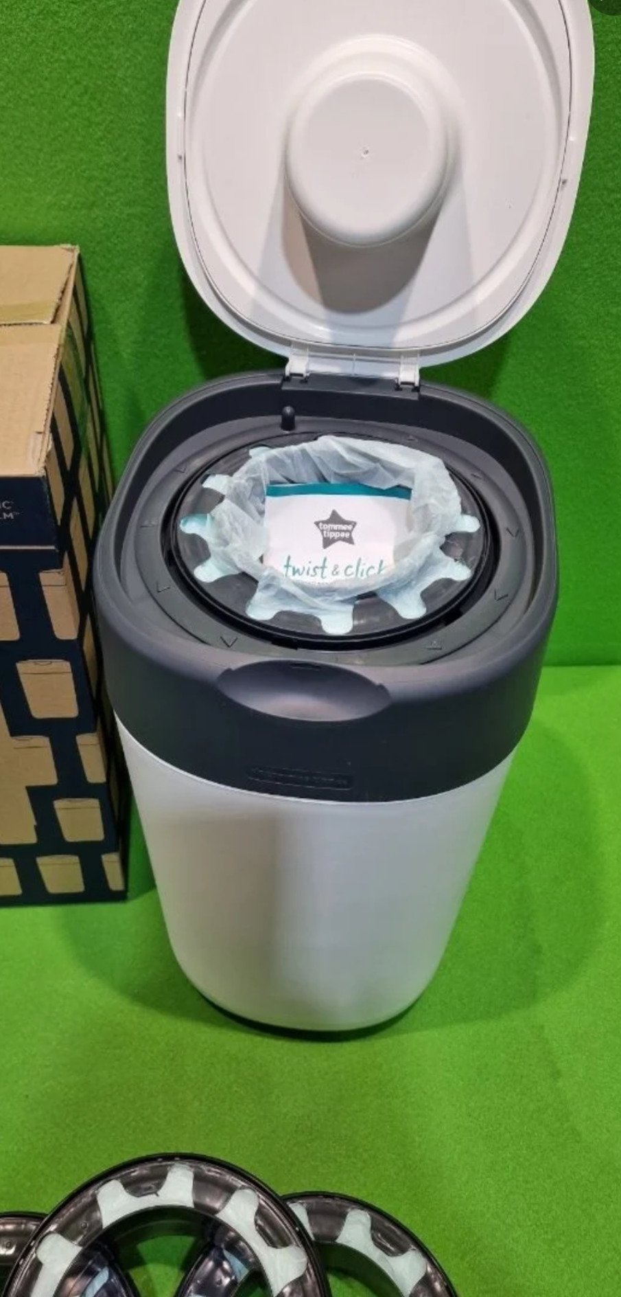 Tommee Tippee Contenedor para Pañales Twist and Click, 6 Recambios - Imagen 3