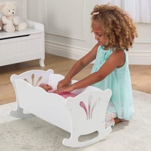 KidKraft- Cuna de madera de juguete con ropa de cama rosa