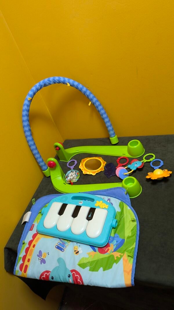 Fisher-Price Alfombra gimnasio para bebés con piano - Imagen 4