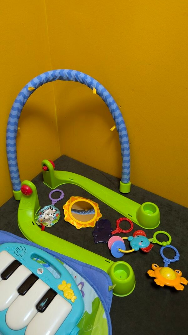 Fisher-Price Alfombra gimnasio para bebés con piano - Imagen 3