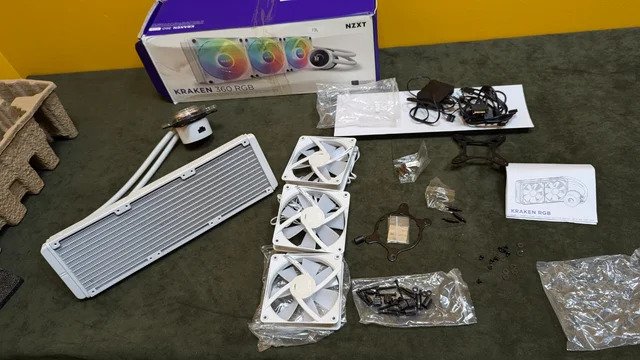 NZXT Kraken 360 RGB - Enfriador líquido de CPU AIO de 360 mm - Imagen 3