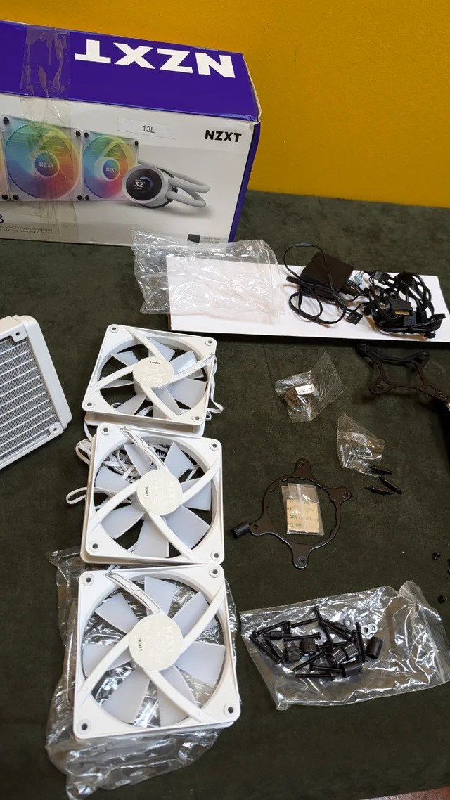 NZXT Kraken 360 RGB - Enfriador líquido de CPU AIO de 360 mm - Imagen 4