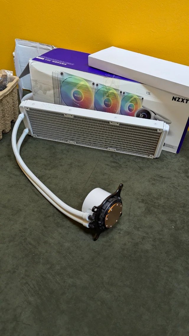 NZXT Kraken 360 RGB - Enfriador líquido de CPU AIO de 360 mm - Imagen 10