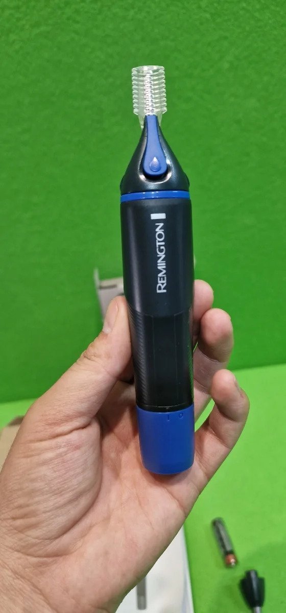 Remington Recortador nasal de la serie Nano - Imagen 4