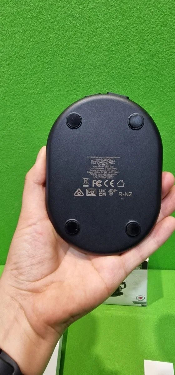 OtterBox Soporte Cargador Inalámbrico 3 en 1 - Imagen 6