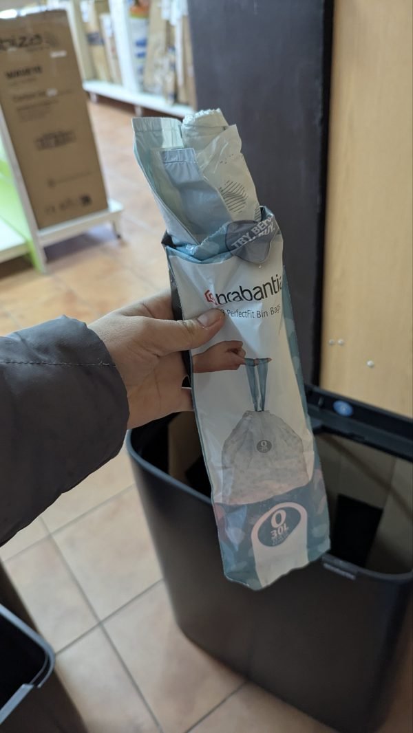 Brabantia Cubo de basura Negro mate 60L - Imagen 8