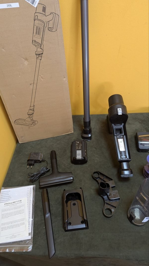 Aspirador escoba sin cable equipada con un motor de 140 W de potencia - Imagen 7