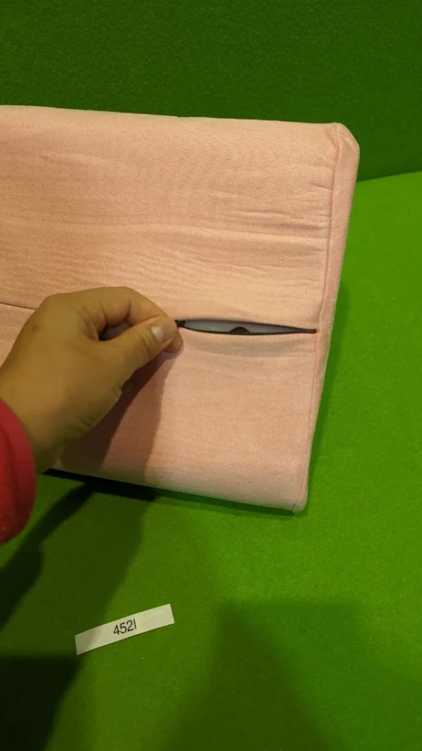 Almohada suave para tableta con bolsillo - Imagen 6