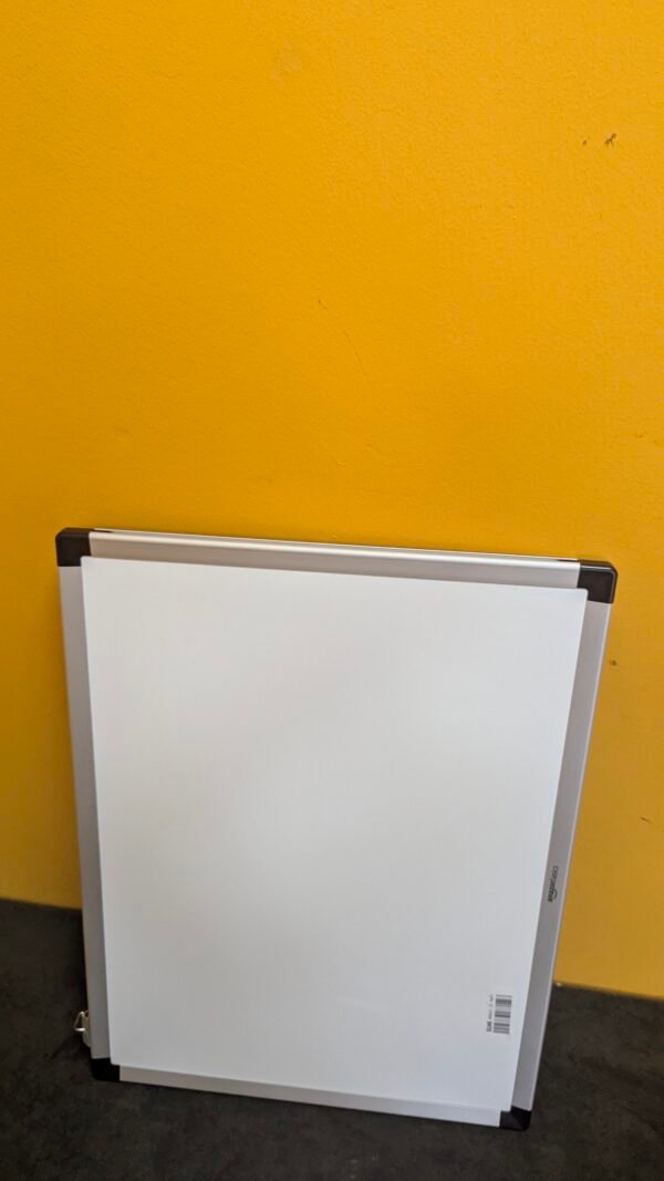 Pizarra blanca magnética con marco de aluminio, 60 cm x 45 cm - Imagen 2