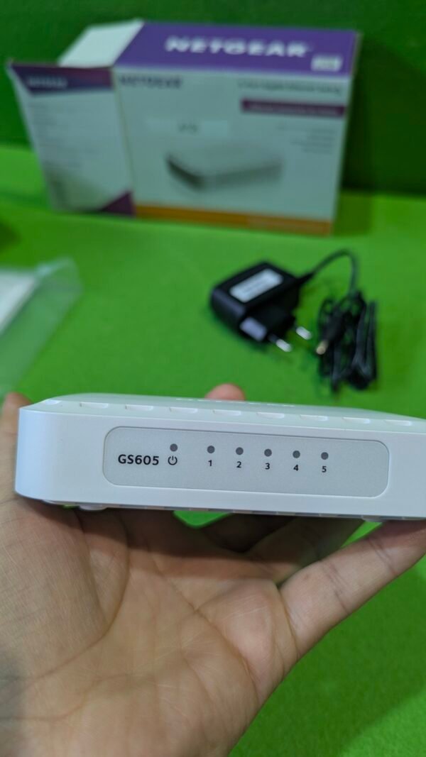 NETGEAR Switch Gigabit de 5 Puertos GS605-400PES - Imagen 3