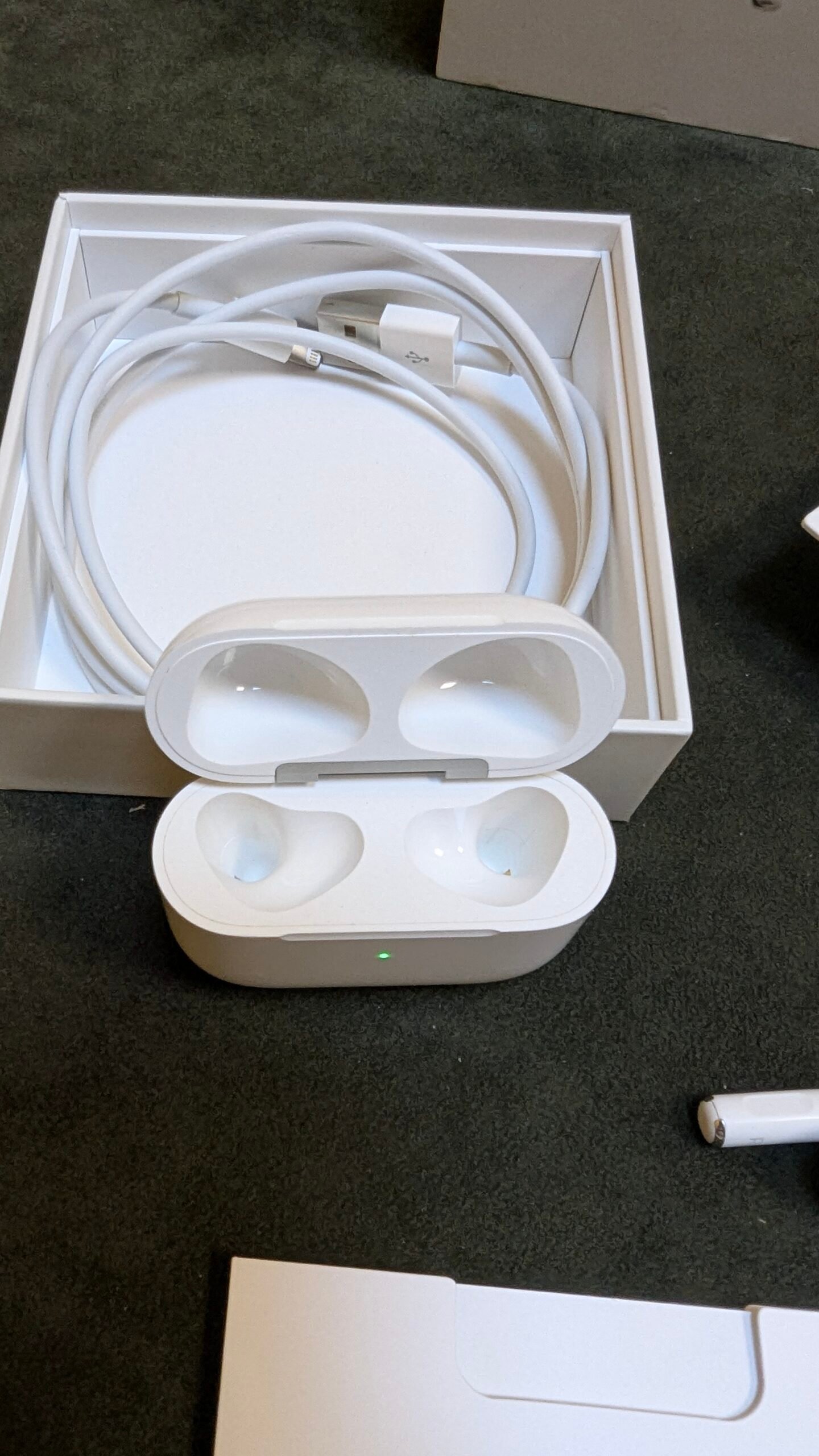 Apple AirPods (3.ª generación) con Estuche de Carga MagSafe (2021) - Imagen 7