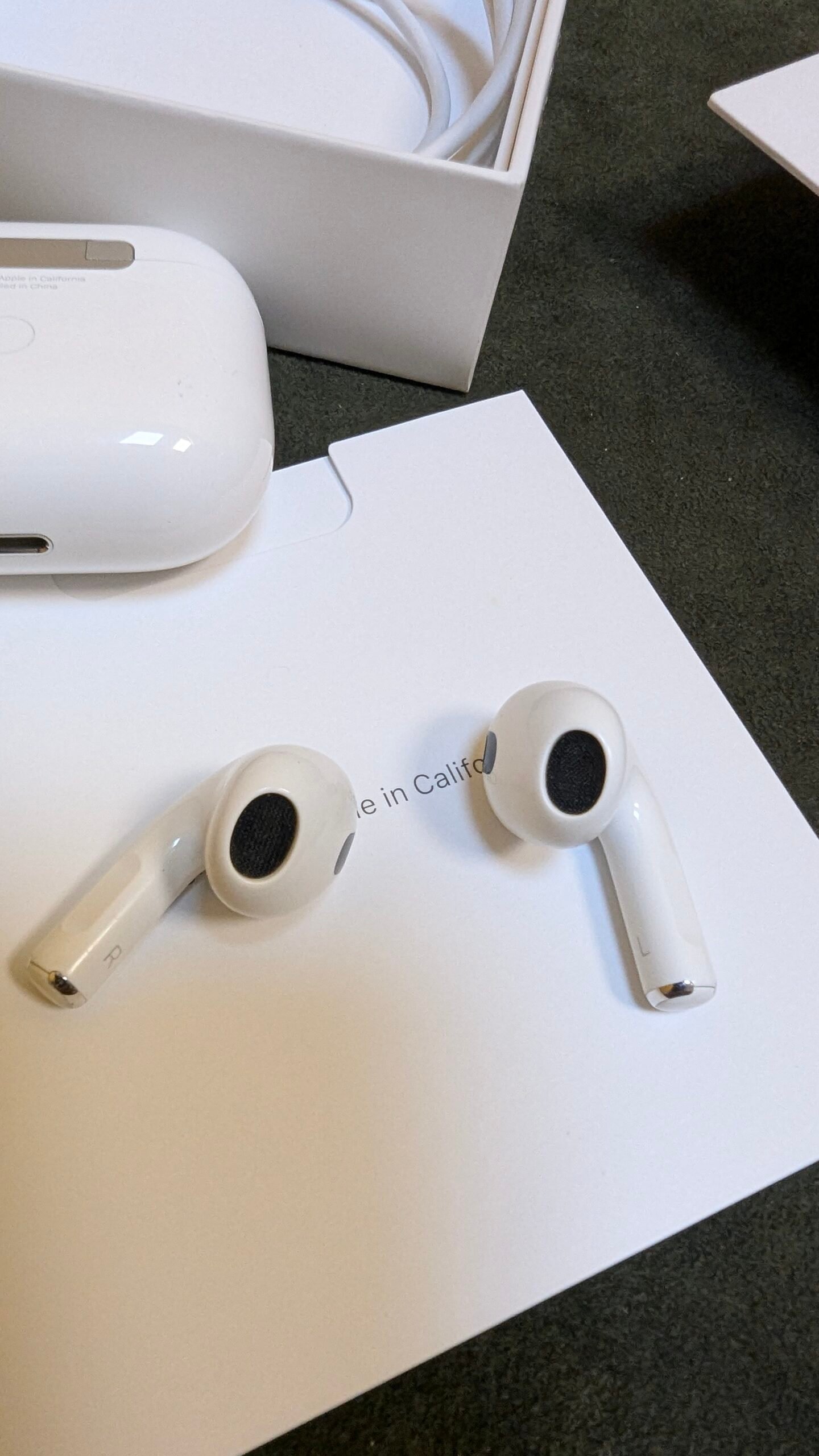 Apple AirPods (3.ª generación) con Estuche de Carga MagSafe (2021) - Imagen 3