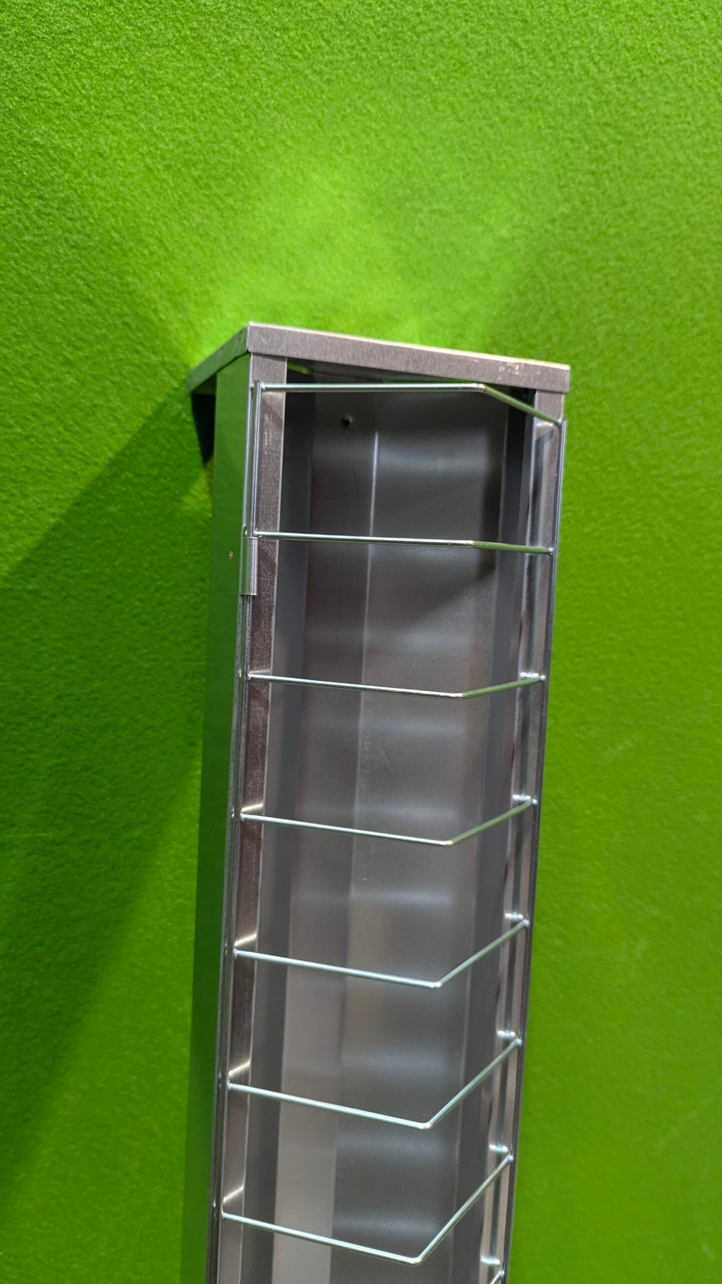 Alimentador galvanizado para gallinas 100 x 10 cm - Imagen 8