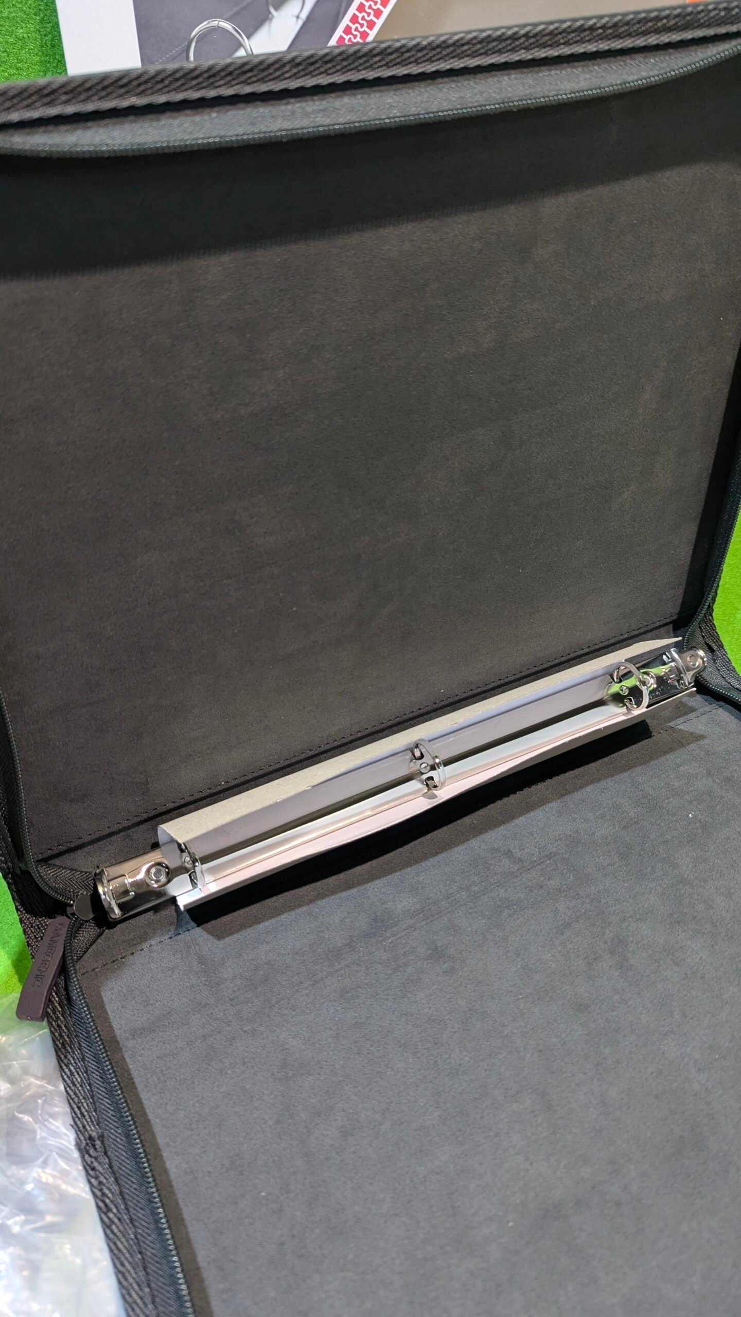 Carpeta de anillas finas con cremallera Gamegenic - Imagen 6