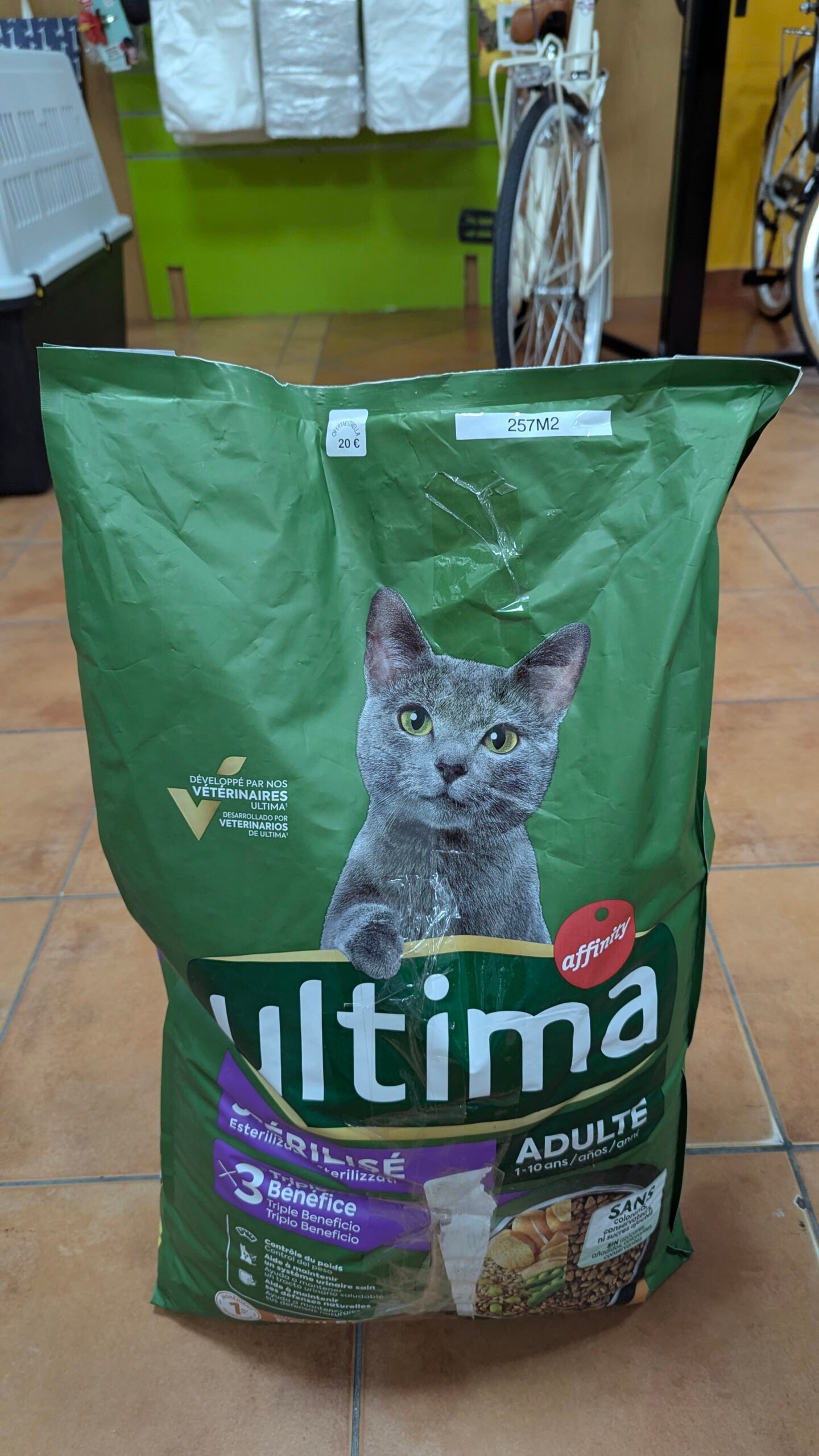 Ultima Esterilizado Adult Salmon 10 kg con TARA - Imagen 2