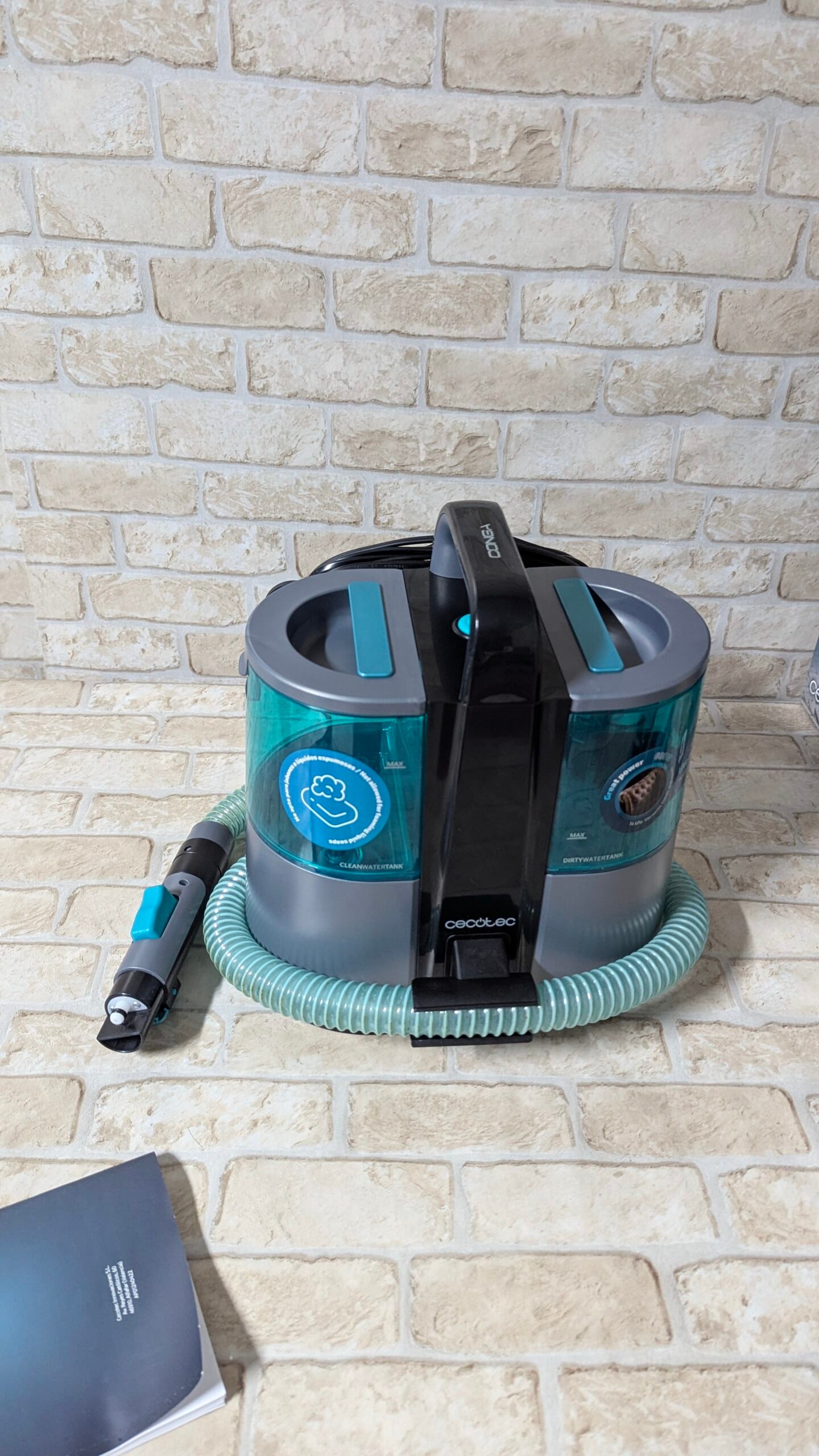 Cecotec Limpiador Aspirador de Tapicerías y Alfombras con Cable Conga 4000 - Imagen 4